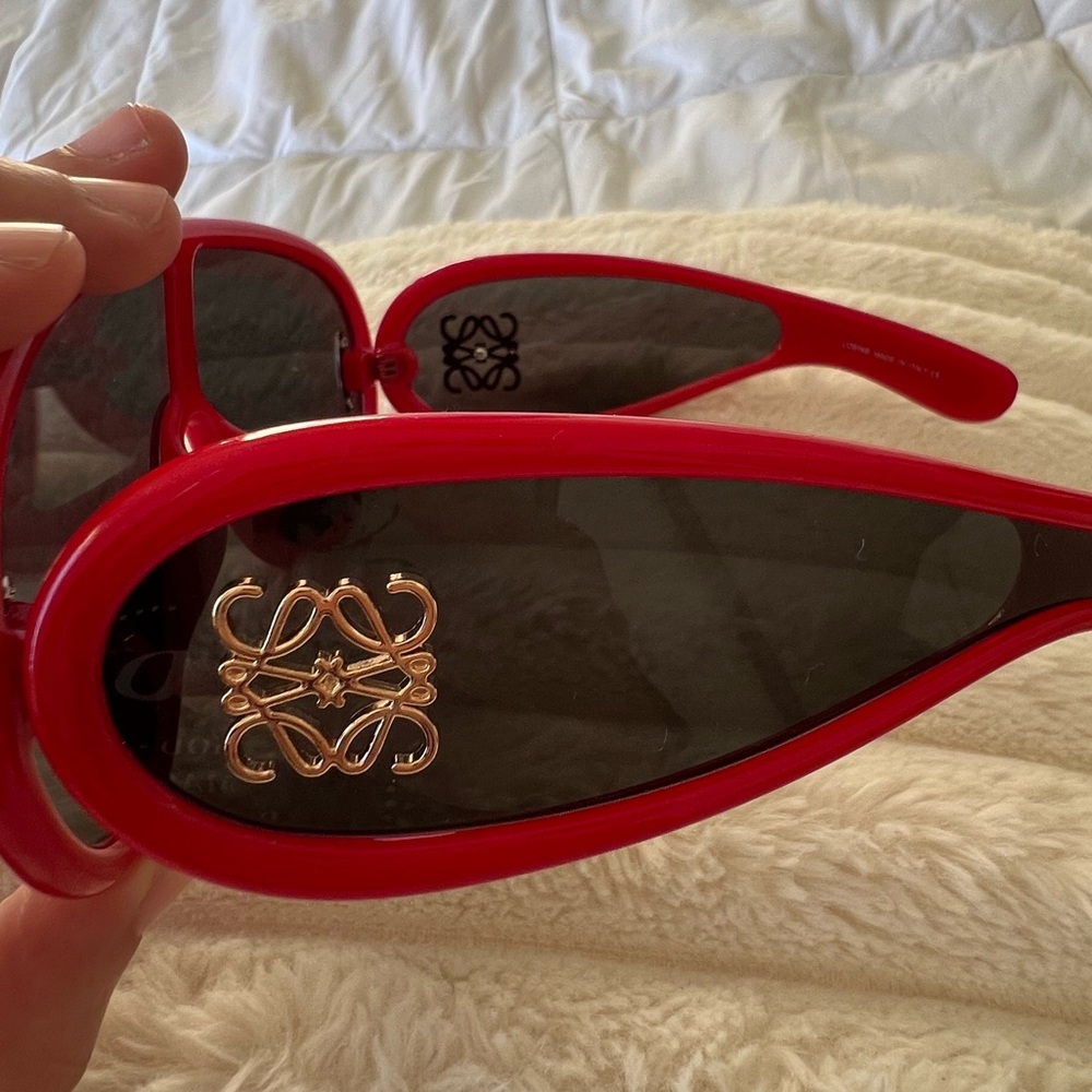 Loewe Paula’s Ibiza wave Red sunglasses - Picture 13 of 17